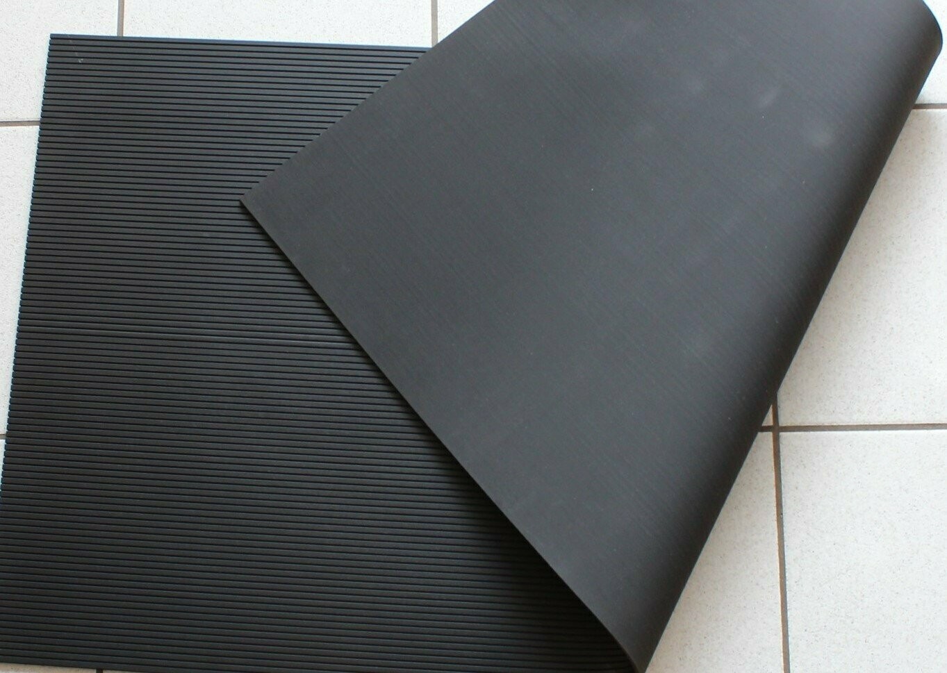 Gummirillentafel schwarz ca. 1200x600x5mm Querformat