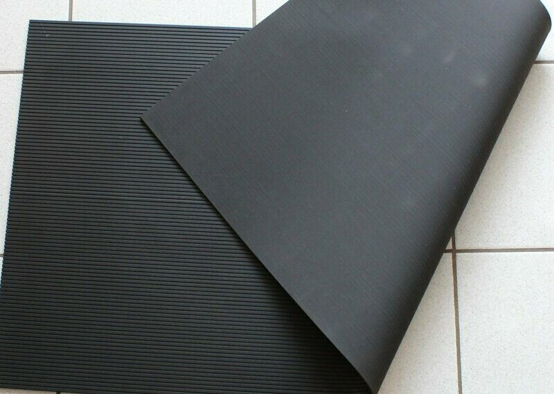 Gummirillentafel schwarz ca. 1200x600x5mm Querformat Gummirillentafel schwarz ca. 1200x600x5mm Querformat