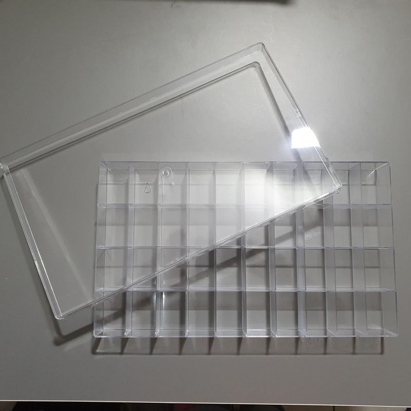 Sortierkasten 36 * 21 * 4,5 cm 40 Fächer transparent, mit Deckel Sortierkasten 36 * 21 * 4,5 cm 40 Fächer transparent, mit Deckel