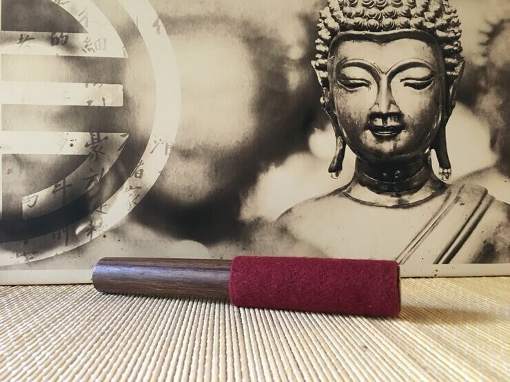 Bâton de frappe Bol chantant, Bois naturel et feutrine Bâton de frappe Bol chantant, Bois naturel et feutrine