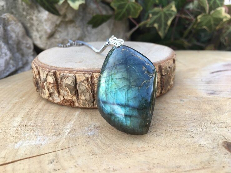 Chaîne et Labradorite A+ Naturelle Madagascar, bélière Argent 925 - Protection et Intégrité énergétique