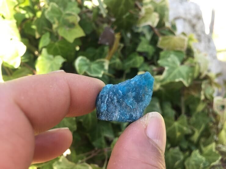 Apatite bleue cristallisée AAA Naturelle Madagascar (8 g) - Vitalité et  Expression de soi - Pierre Top Qualité (la meilleure)