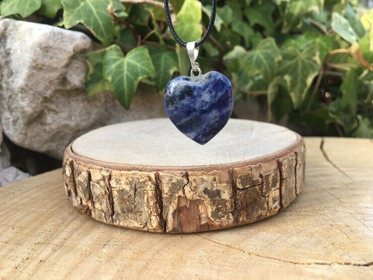 Collier Cœur Sodalite AA Naturelle Namibie - Pierre de pleine conscience et de Communication