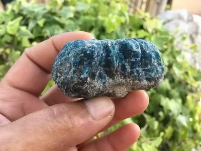 Apatite Bleue brute AA (100 g) - Madagascar - Pierre Naturelle Qualité Supérieure