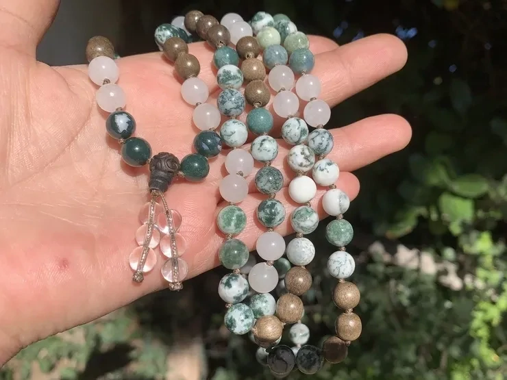 Mala Bouddhiste 108 perles Agate Arbre AA, Jade Blanc A et Bois de Phoebe - Collier Spirituel Fait main en Pièce Unique