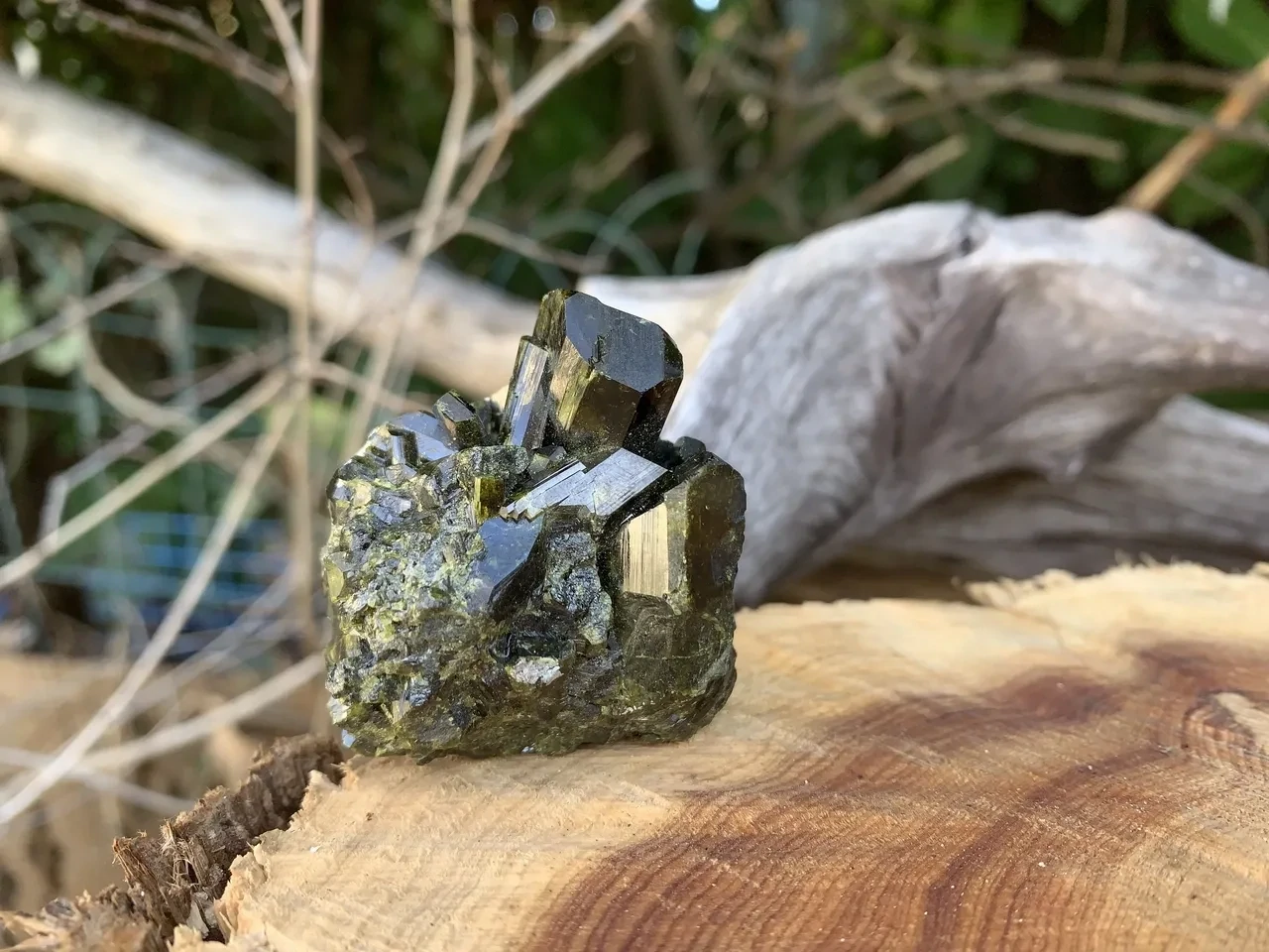 Épidote brute AAA (75 g) - Pérou - Cristaux Naturels Rares Qualité Exceptionnelle