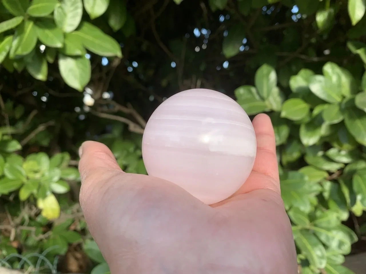 Sphère Manganocalcite (Calcite rose) AA Pérou (58 mm - 270 g) - Pierre Naturelle Qualité Supérieure
