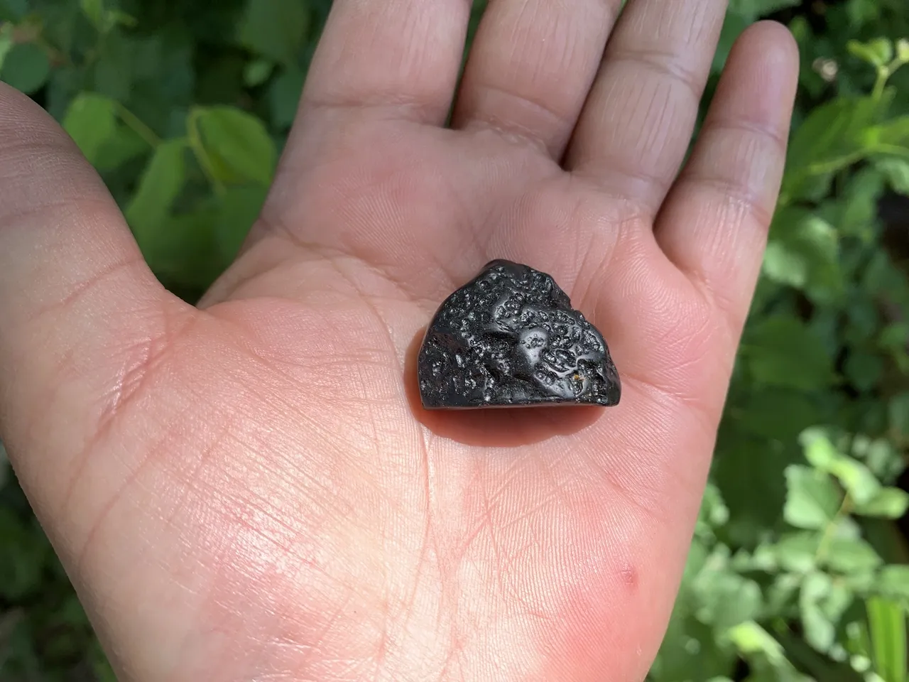 Pierre Naturelle Tectite Noire A (7 g) Allemagne - Talisman et Télépathie