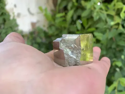Pyrite cubique brute AA Naturelle Pérou (79 g) - Chance et Abondance - Pierre Qualité Supérieure
