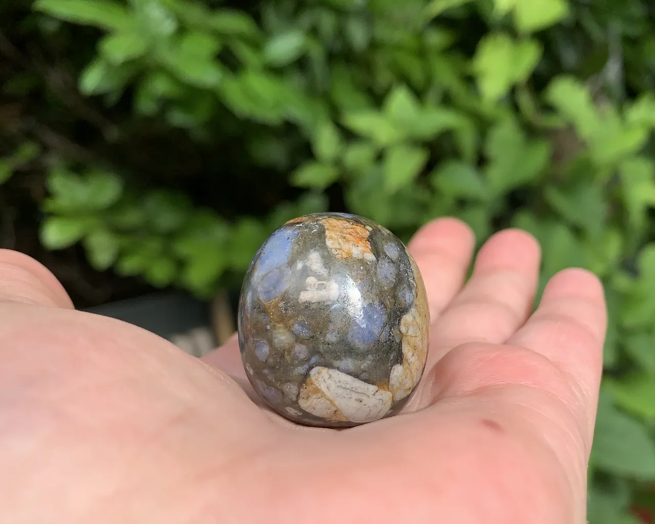 Pierre Roulée Vulcanite AA - Résilience et Développement Personnel - Pierre Naturelle Qualité Supérieure Afrique du Sud