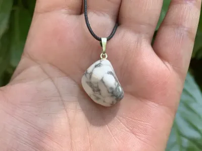 Howlite A Pierre Naturelle Canada