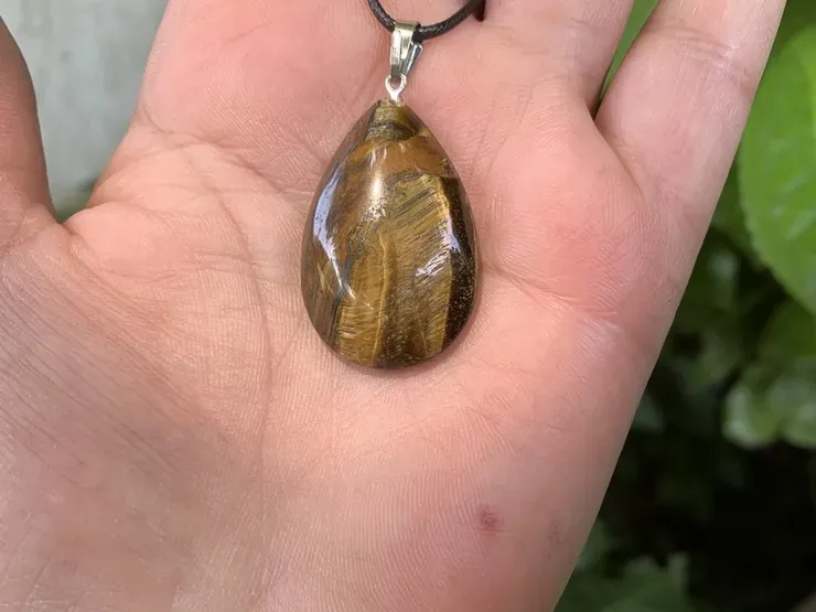 pendentif Œil-de-Fer A d'Australie