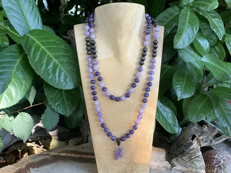 Mala Bouddhiste 108 perles Naturelles Lépidolite AA, Phosphosidérite AA, Argent 925 et Bois Ébène - Collier Spirituel Fait main en Pièce Unique