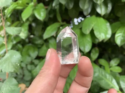 Pointe de Quartz AA 6 faces émetteur (dextrogyre) - Brésil - Cristal Naturel Qualité Supérieure