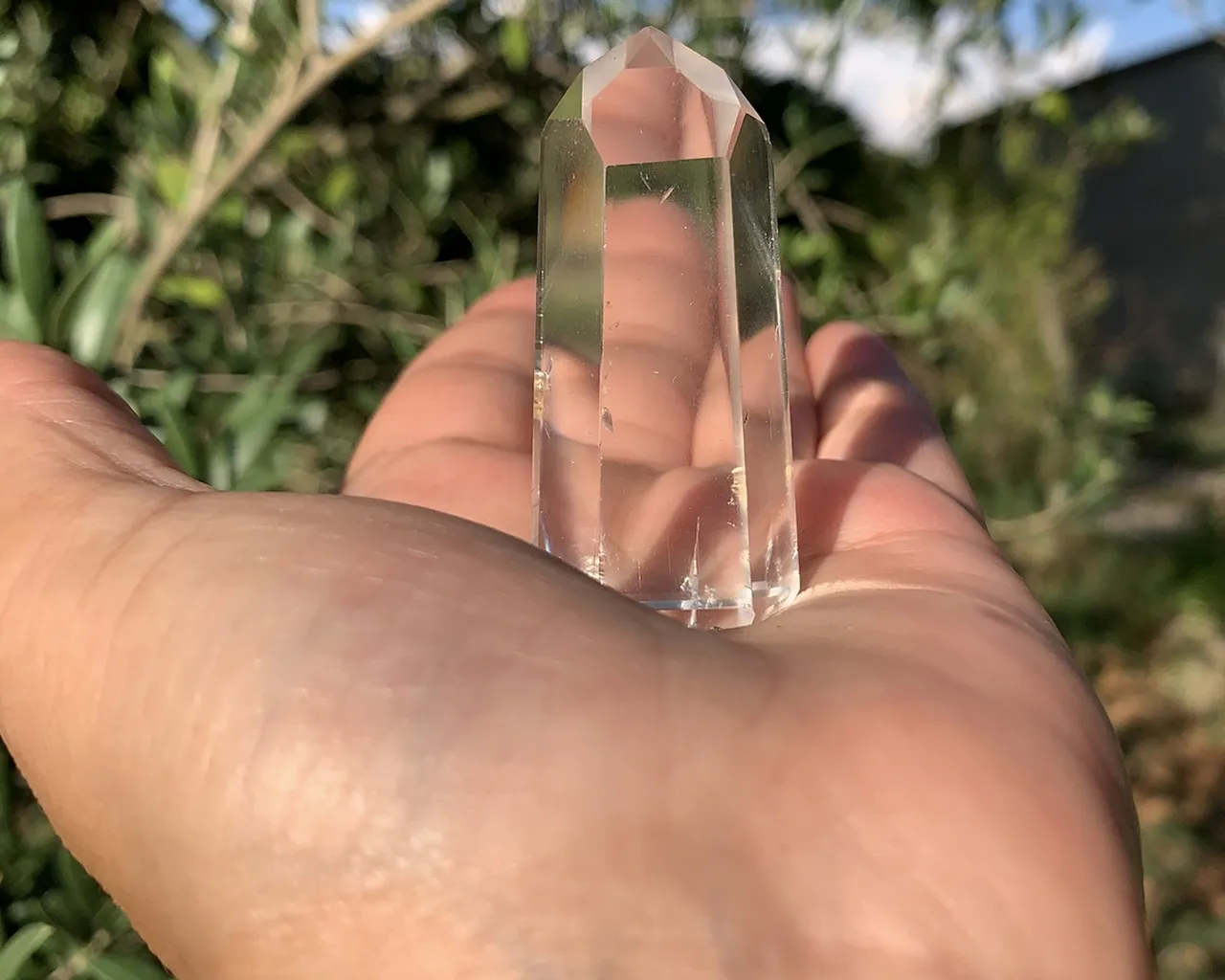 Pointe de Quartz AA 6 faces émetteur (dextrogyre) - Brésil - Cristal Naturel Qualité Supérieure