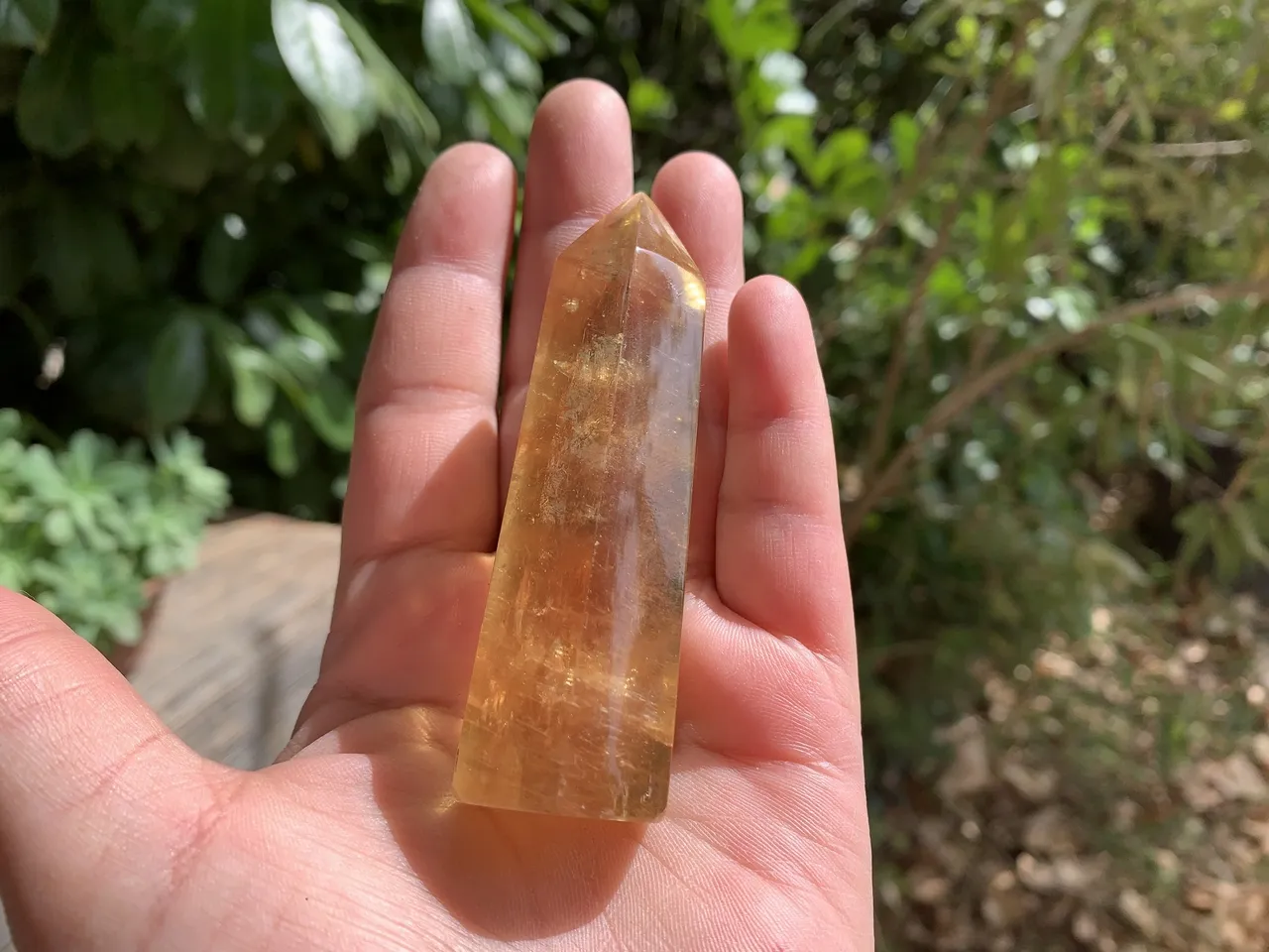 Pointe 6 faces Calcite Miel Extra (dextrogyre) Mexique - Cristal Top Qualité (la meilleure)