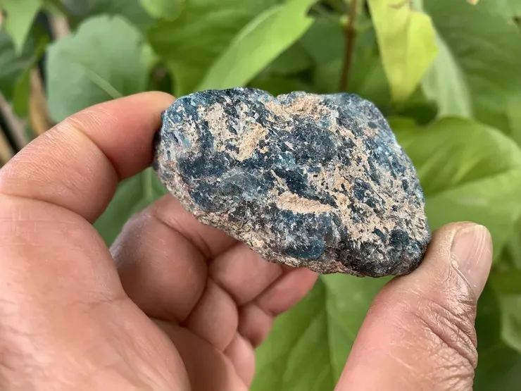 Apatite Bleue brute AA (100 g) - Madagascar - Pierre Naturelle Qualité Supérieure