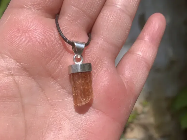Topaze Impériale brute AA rose orangée - Charisme et Vitalité - Pierre Naturelle Rare Brésil