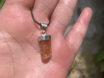 Topaze Impériale brute AA rose orangée - Charisme et Vitalité - Pierre Naturelle Rare Brésil