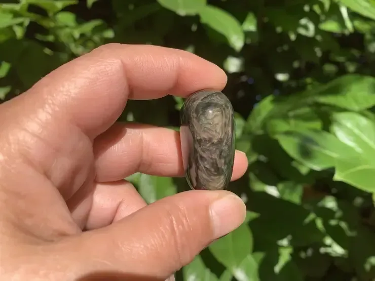 Pierre roulée Obsidienne Manta Huichol naturelle AAA - Mexique Pierre roulée Obsidienne Manta Huichol naturelle AAA - Mexique