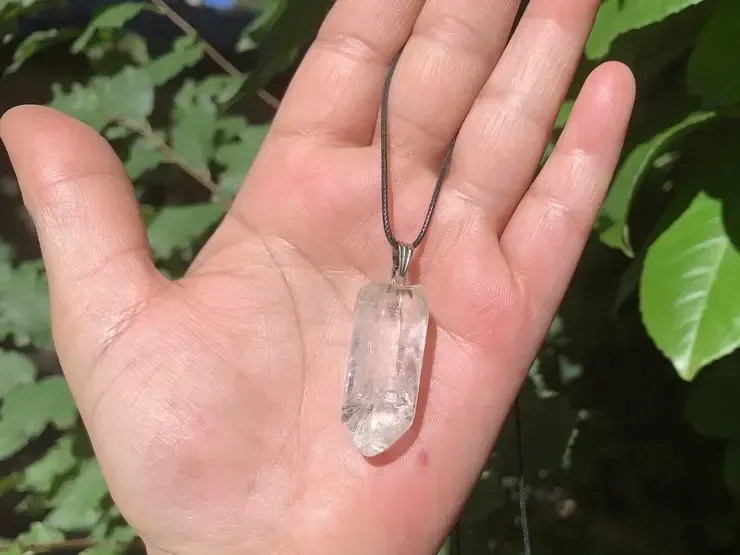 Pendentif pointe Cristal de Roche naturel AA - Eveil & Sagesse - Brésil