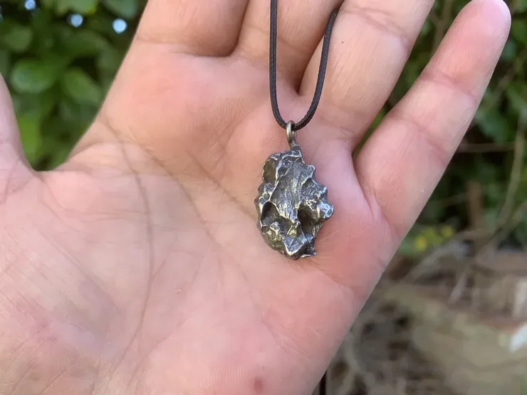 Cordon et Pendentif Météorite A Naturelle - Messager Céleste - Argentine