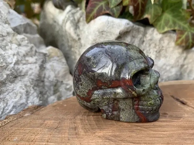 Crâne Jaspe Sang de Dragon AA (50 mm) Brésil - Pierre Naturelle Qualité Supérieure Crâne Jaspe Sang de Dragon AA (50 mm) Brésil - Pierre Naturelle Qualité Supérieure