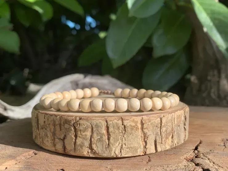 Bracelet Spirituel en Bois de Santal blanc d'Indonésie Bracelet Spirituel en Bois de Santal blanc d'Indonésie