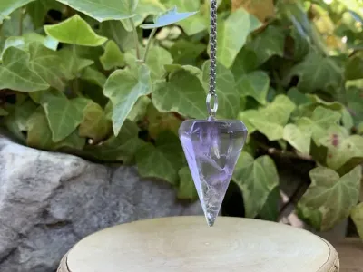 Pendule Hexagonal Améthyste naturelle A+ – Radiesthésie Radiesthésie Pendule hexagonale Améthyste