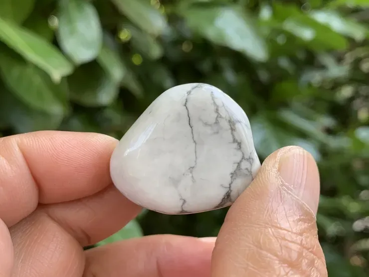 Pierre roulée Howlite A Naturelle (27 g) - Canada
