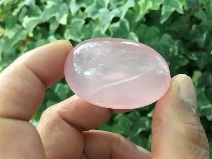 Galet Quartz rose AA naturel — Cristal pour thérapeutes énergétiques