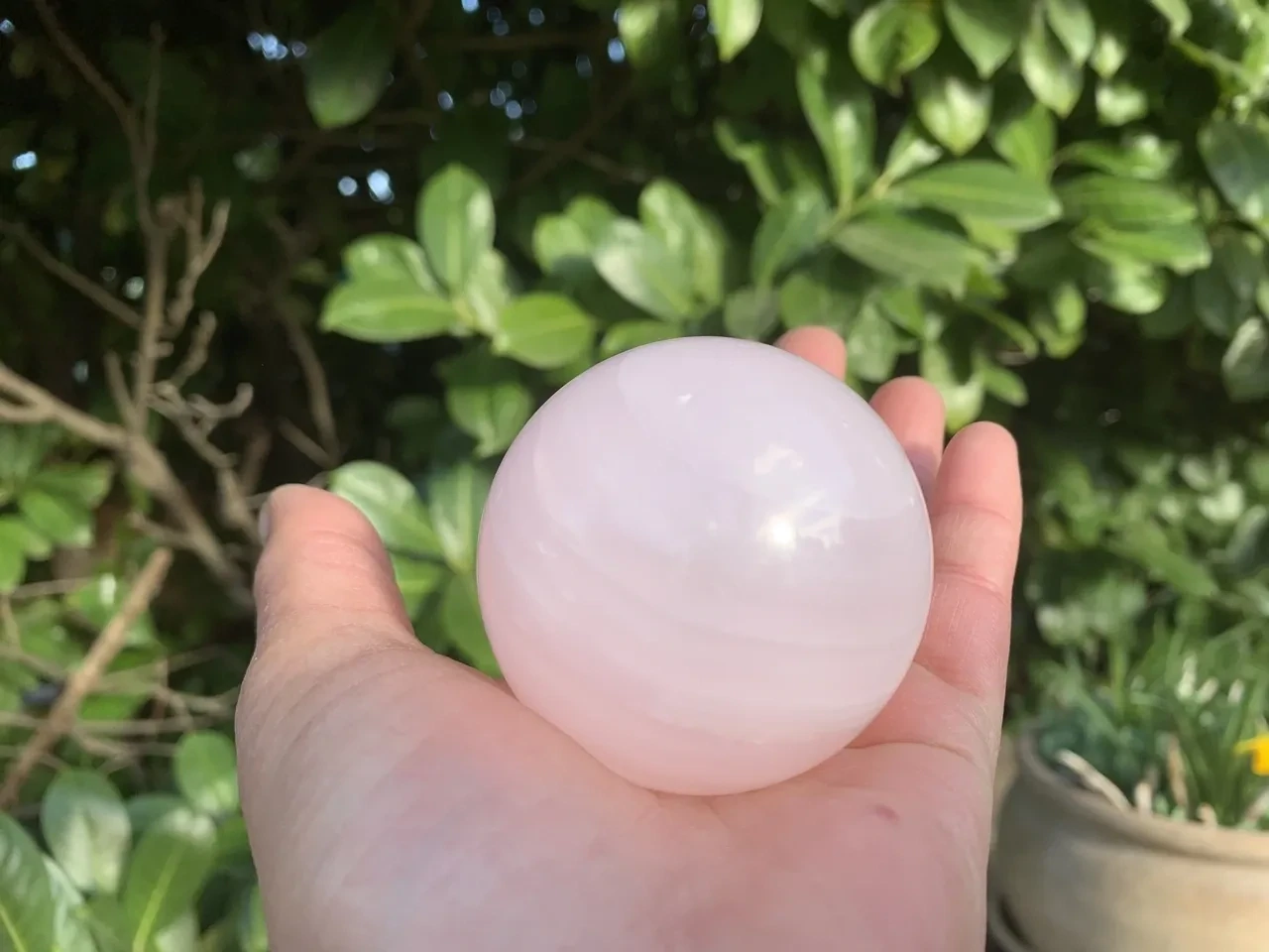 Manganocalcite (Calcite rose) AA naturelle — Sphère (58 mm - 270 g) — Pérou