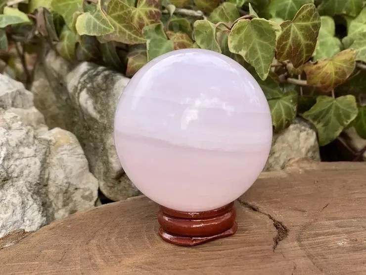 Sphère Manganocalcite (Calcite rose) AA Pérou (58 mm - 270 g) - Pierre Naturelle Qualité Supérieure Sphère Manganocalcite (Calcite rose) AA Pérou (58 mm - 270 g) - Pierre Naturelle Qualité Supérieure