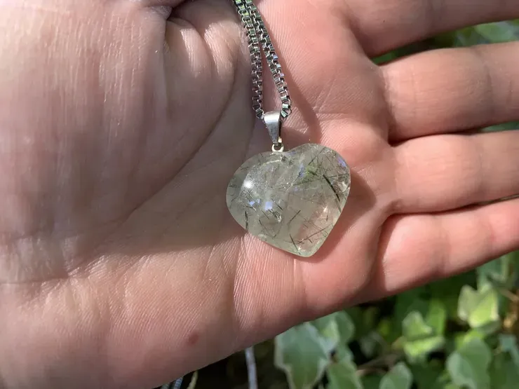 Chaîne et pendentif Cœur Quartz Rutilé Vert AA Naturel - Brésil