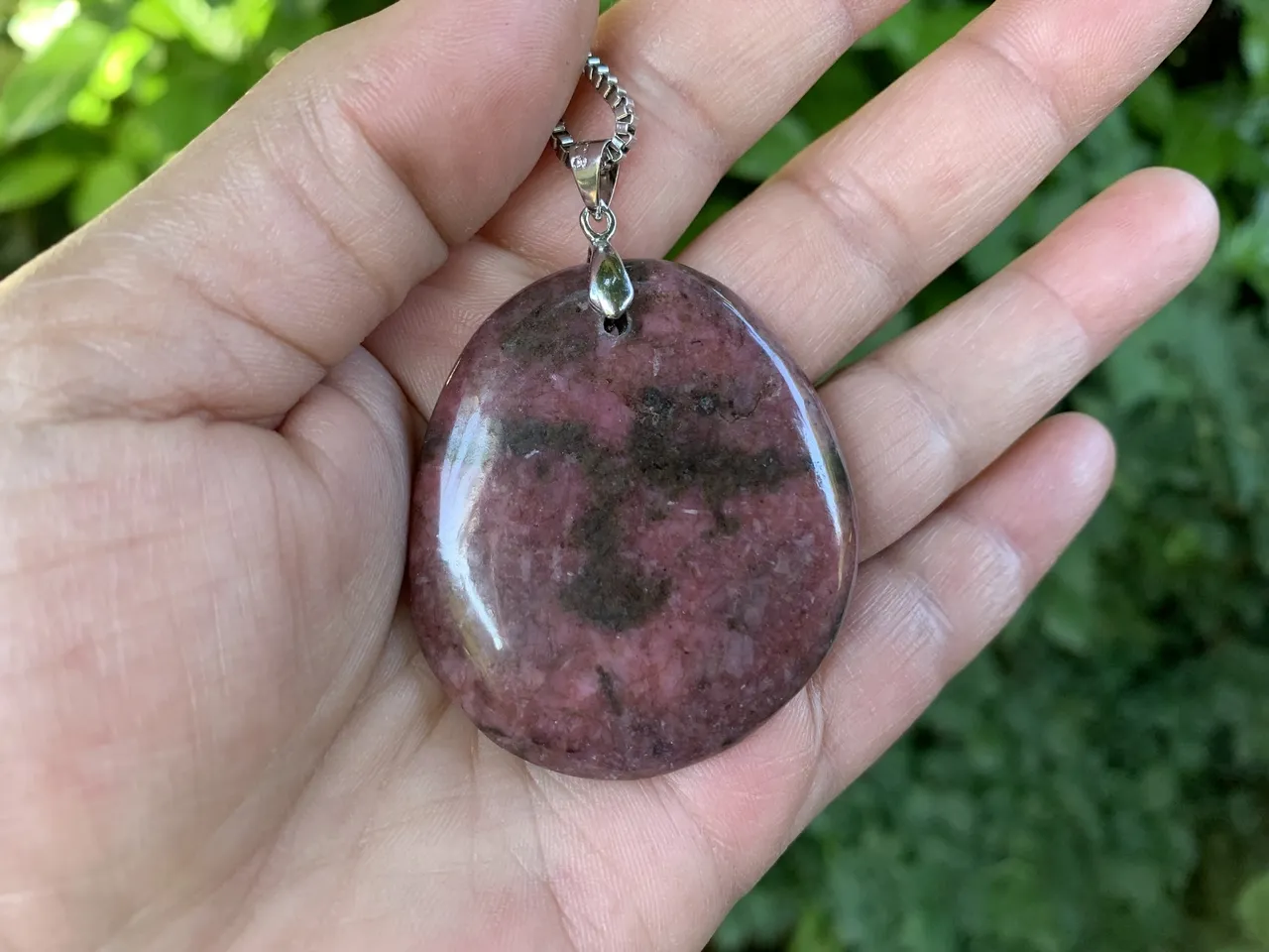 pendentif Rhodonite AA - Anti-Stress et Amour