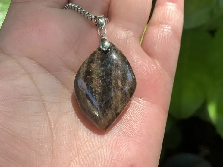 Pierre de Lune noire A+