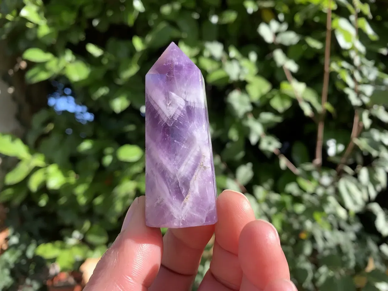 Pointe d'améthyste à chevron A Naturelle du Brésil