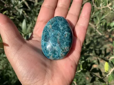 Galet Apatite Bleue AA (100 g) - Madagascar - Pierre Naturelle Qualité Supérieure