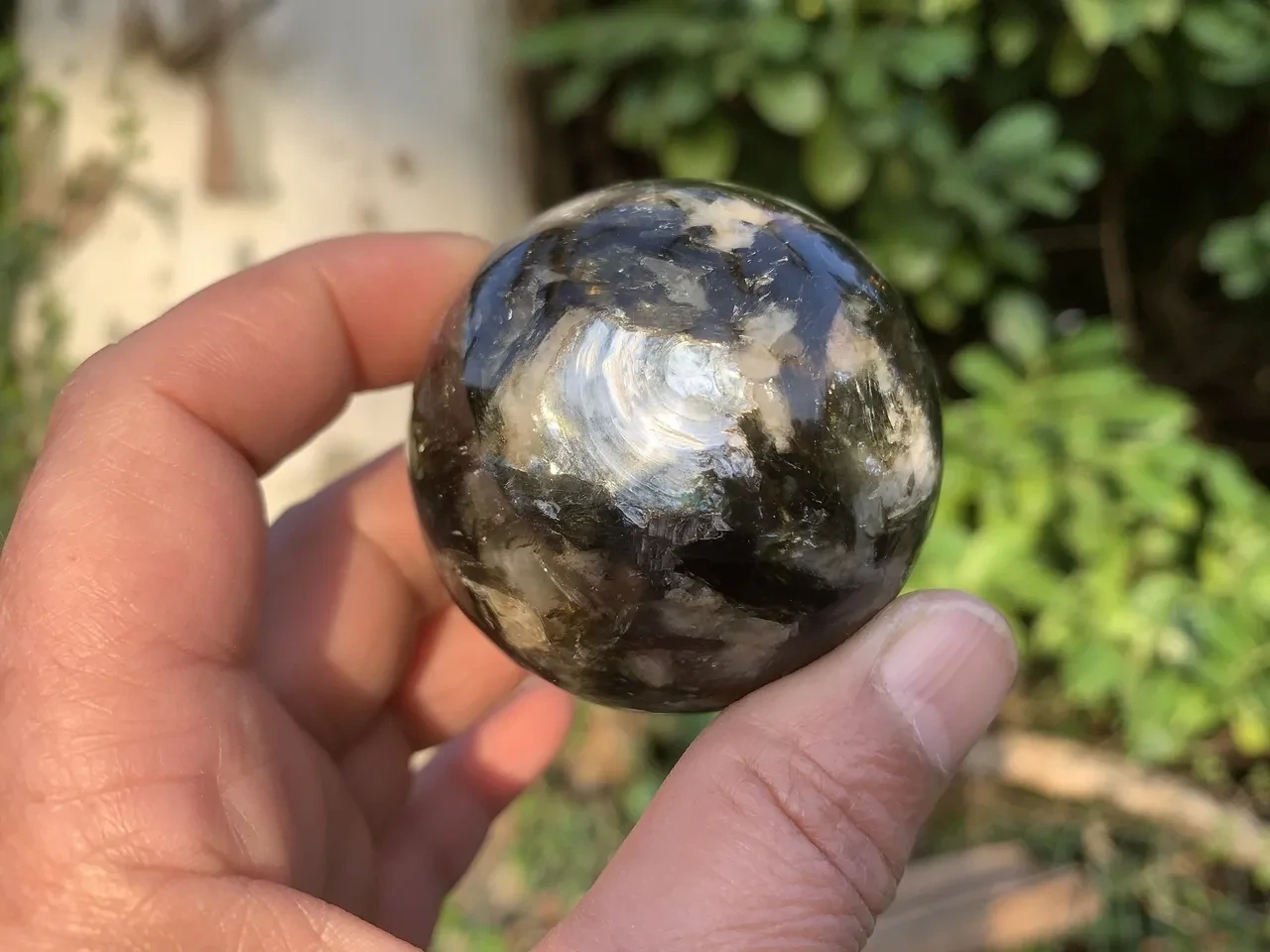 Lépidolite verte AAA naturelle — Sphère rare (53 mm - 232 g) — Brésil