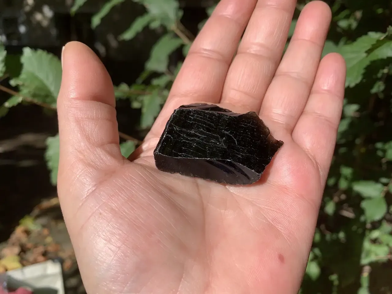 Obsidienne noire brute – Pierre volcanique naturelle | Pour praticiens énergétiques