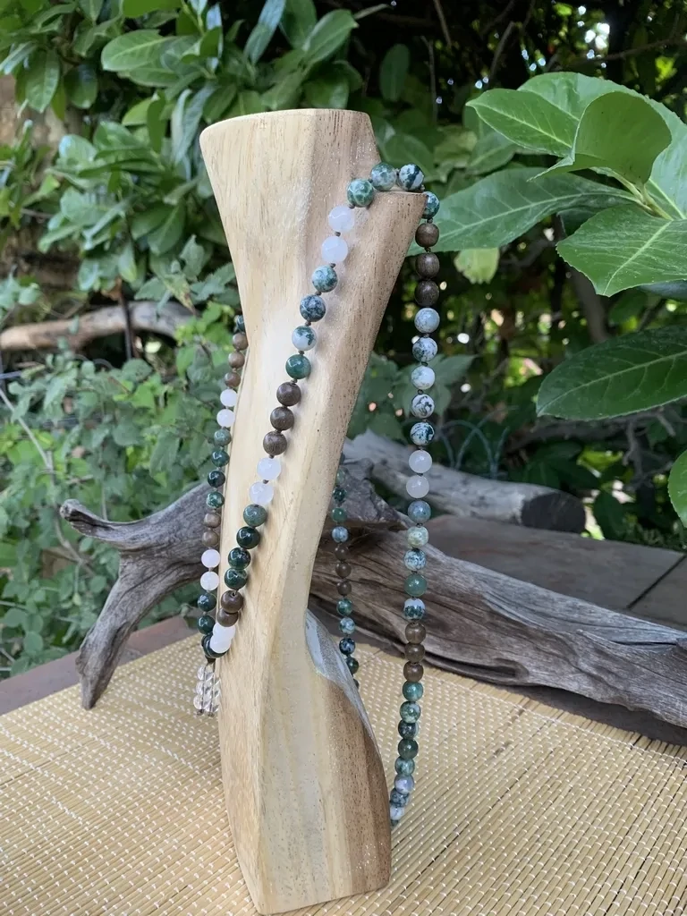 Mala Bouddhiste 108 perles Agate Arbre AA, Jade Blanc A et Bois de Phoebe - Collier Spirituel Fait main en Pièce Unique