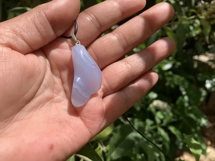 Cordon et Calcédoine Bleue AA - Apaisement et Communication - Pierre Naturelle Qualité Supérieure Namibie Calcédoine Bleue AA