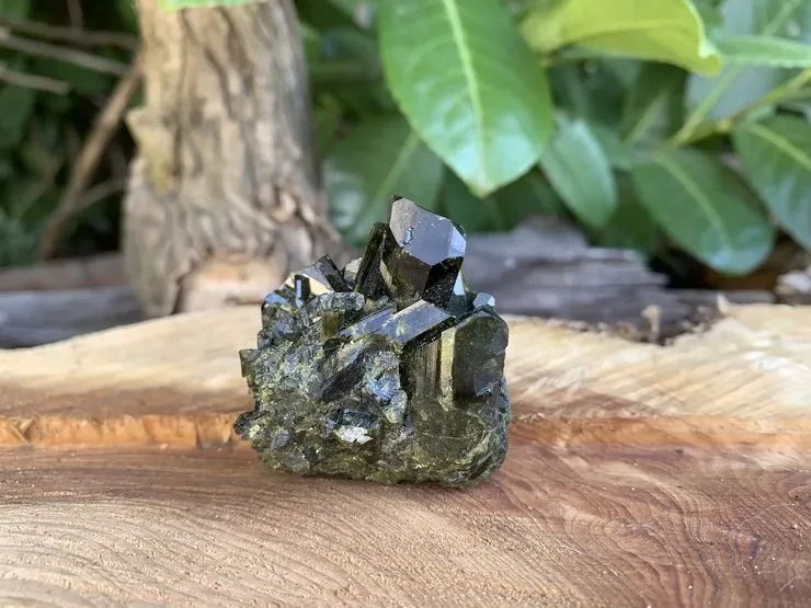 Épidote cristallisée  - Spécimen de collection - Pérou