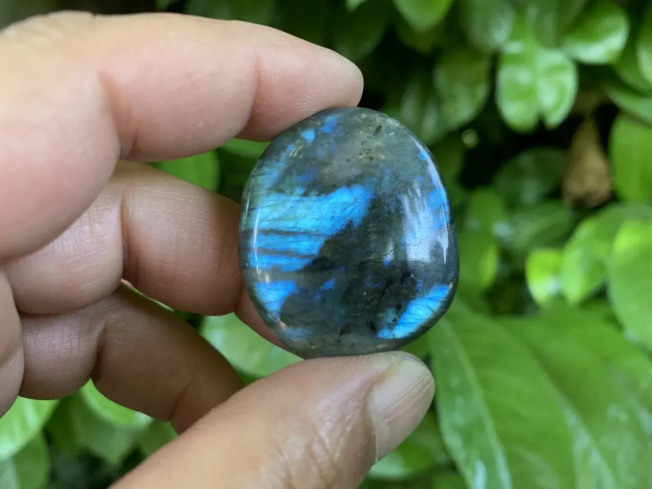 Galet Labradorite A+ naturelle — Madagascar