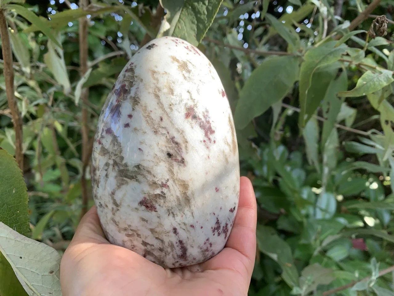 Tourmaline rouge sur Quartz naturel AA — Madagascar — Forme libre ornementale