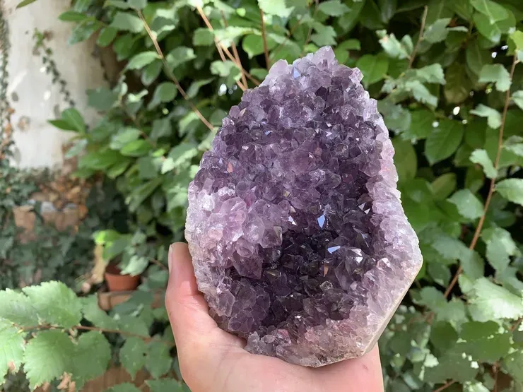 Géode Améthyste AAA – Cristaux Naturels de Qualité Supérieure (1,4 kg) – Brésil