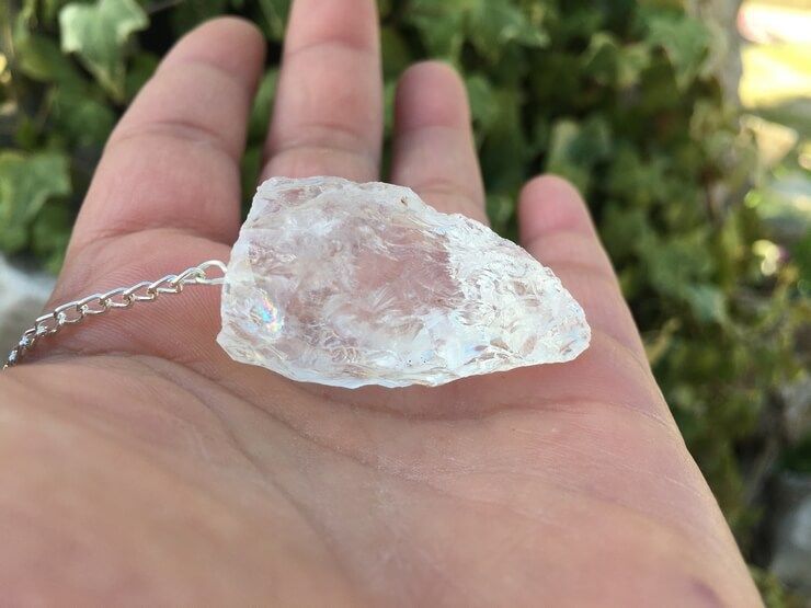 Pendule Cristal de roche brut AAA - Radiesthésie, Divination, Purification et Rechargement des pierres -
