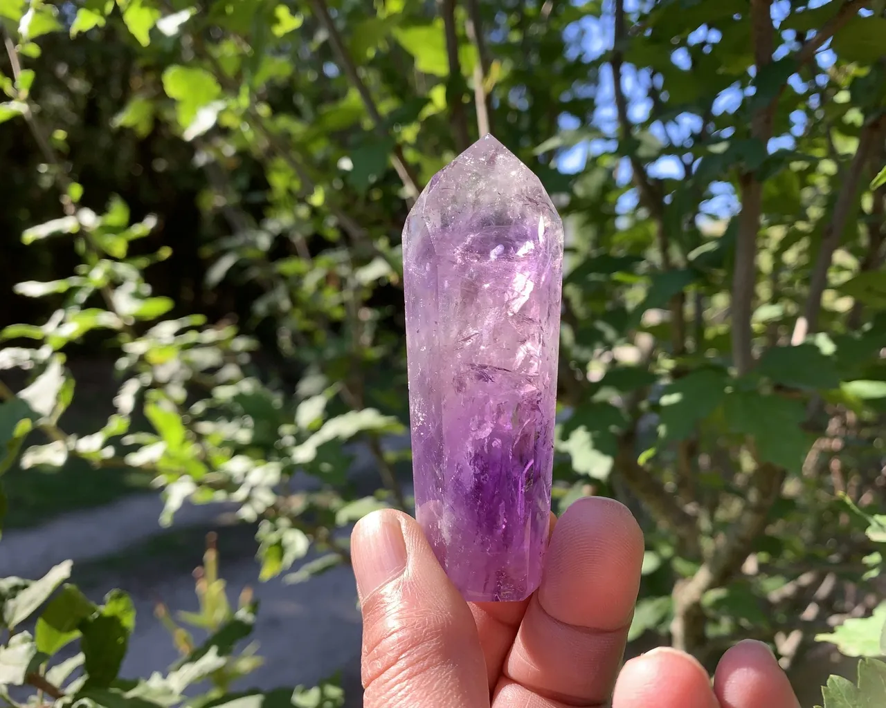 Pointe prismatique d’améthyste A naturelle du Brésil