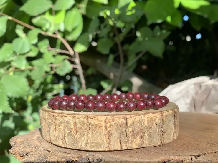 Bracelet Bois de Santal rouge naturel d'Inde — Fait main France