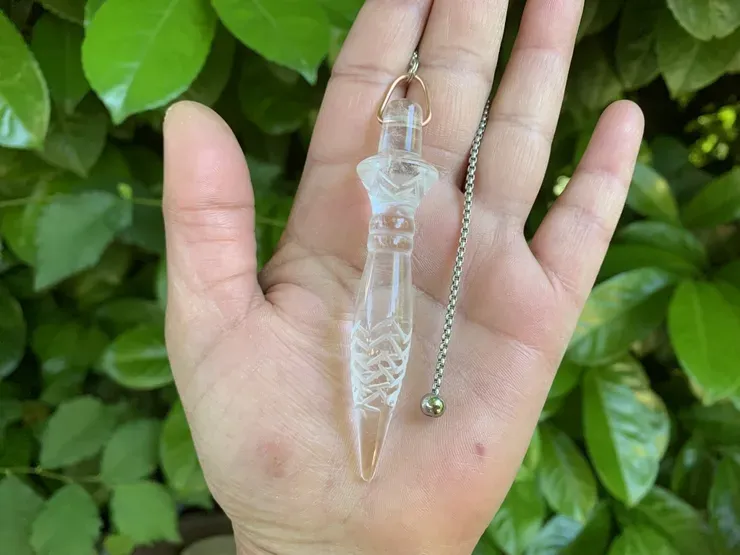 Pendule de Thot en Cristal de Roche Naturel – Qualité AAA – Radiesthésie Pendule de Thot en Cristal de Roche Naturel – Qualité AAA – Radiesthésie